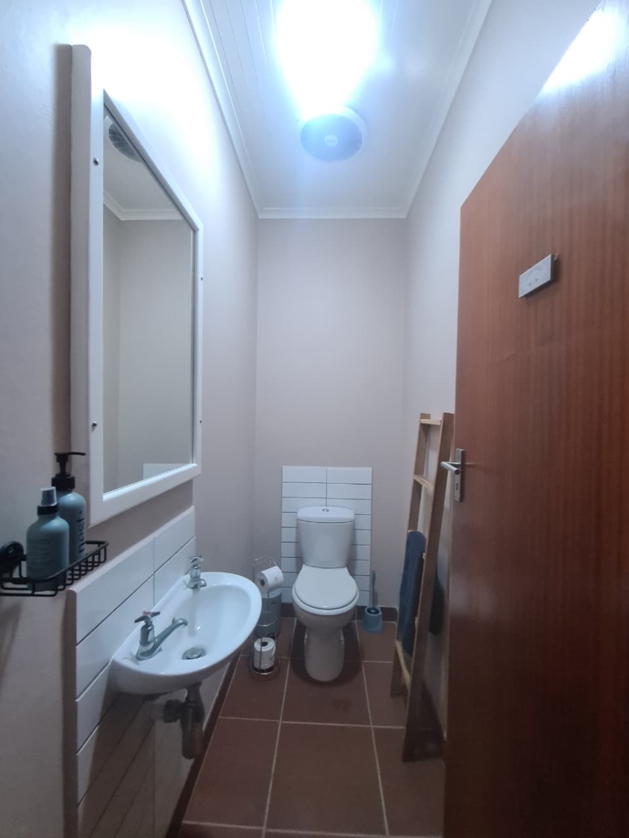 To Let 3 Bedroom Property for Rent in Glentana Western Cape